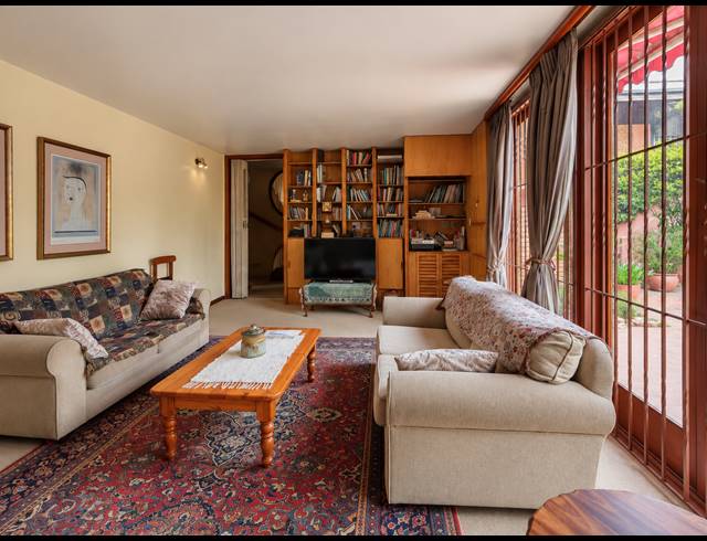 6 BEDROOM HOUSE FOR SALE IN THREE RIVERS
